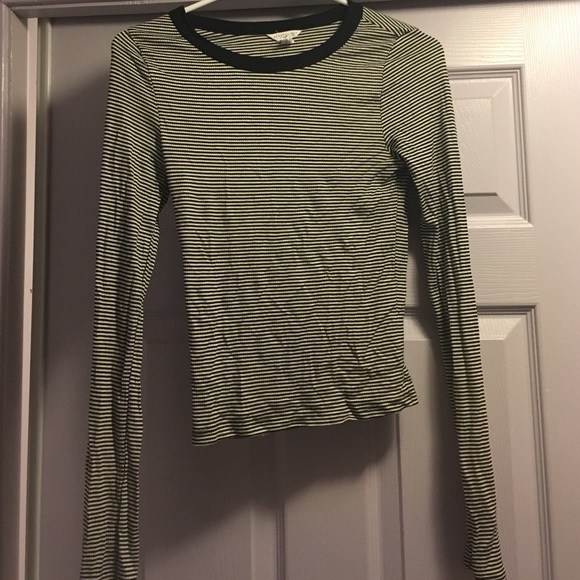 Long sleeve crop top