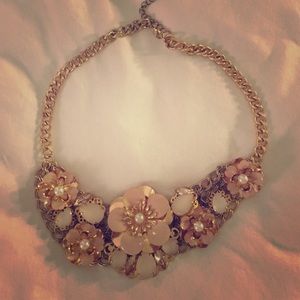Statement necklace - pink flowers