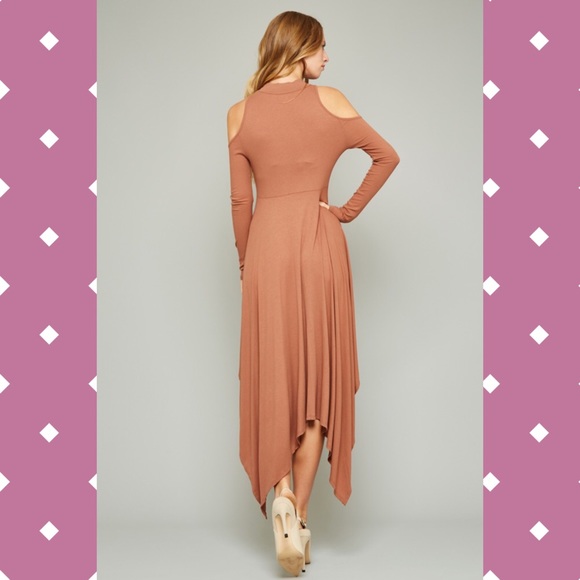 {LAST 1}SALE Long sleeve cold shoulder hi-low 👗 - Picture 3 of 4