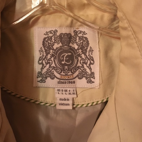 SOLD SOLD 💛BEAUTIFUL authentic Esprit trench💛 - Picture 2 of 3