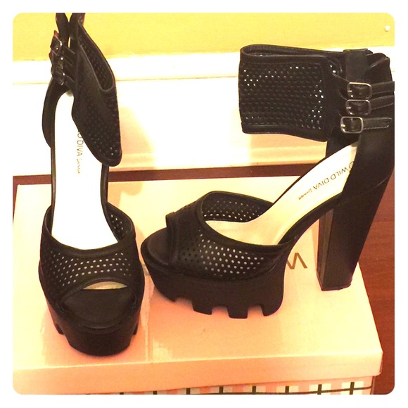 Black high heels sandals