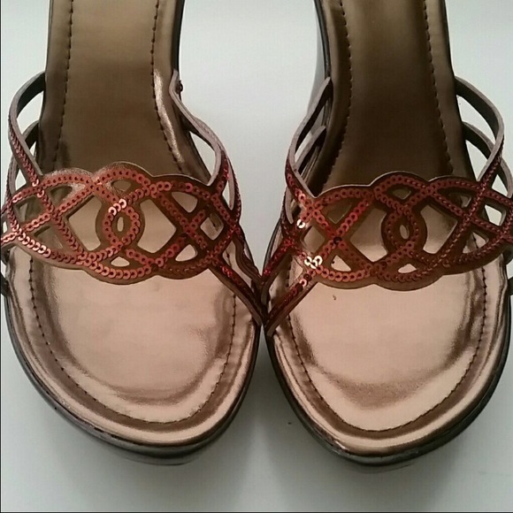 Forever 21 wedged sandals - Picture 2 of 4