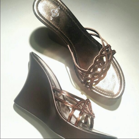 Forever 21 wedged sandals - Picture 3 of 4