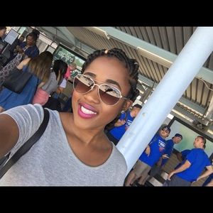 Meet your Posher, Abena