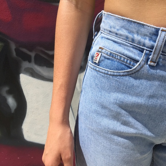 ✨🍑Vintage GUESS jeans - Picture 2 of 3