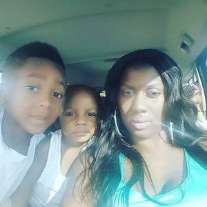 Meet your Posher, Lola