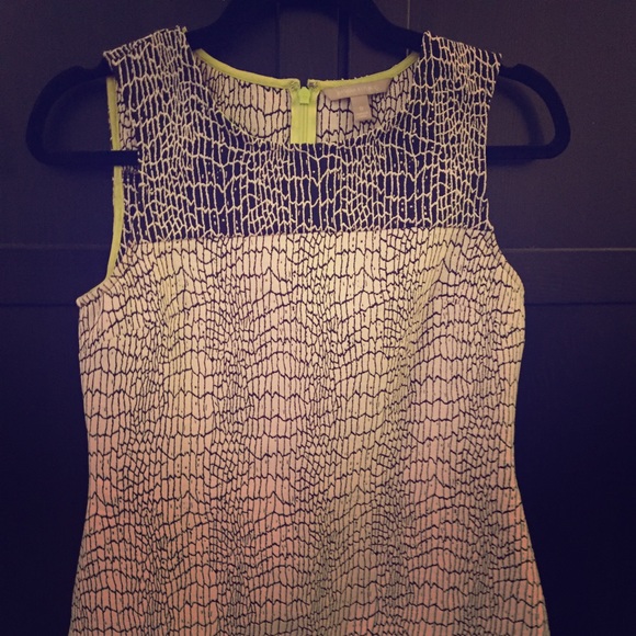 Banana republic structured sleeveless top