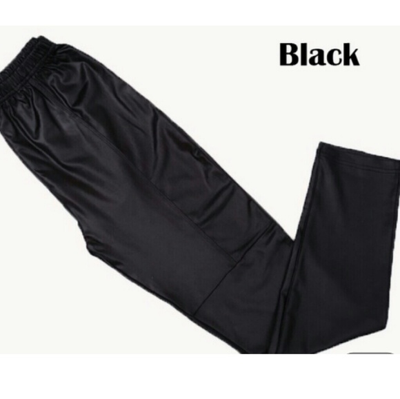 NEW ARRIVAL: Super Cute Leather Look Leggings - Picture 2 of 4