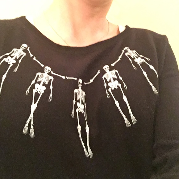 (LAST ONE) WF:Black Skull Necklace Black Jumper - Picture 3 of 4