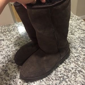 Beautiful brown Ugg boots!