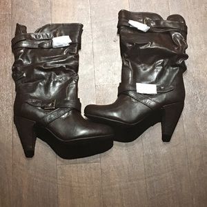 Size 11W Brown Boots