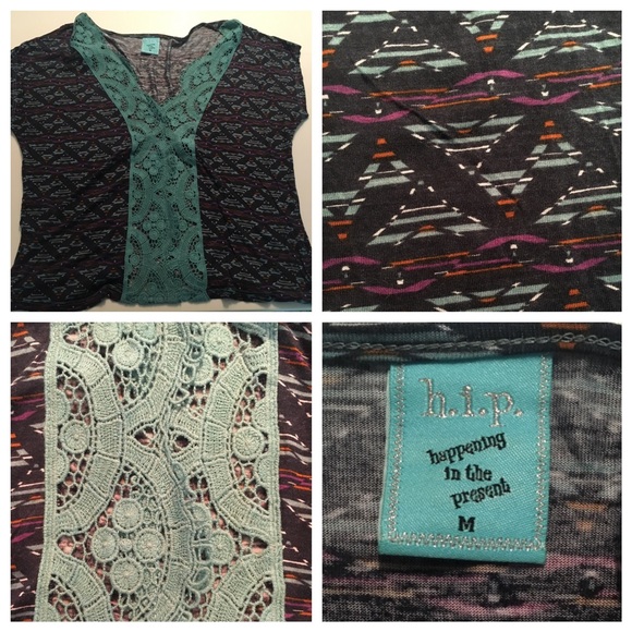 7️⃣ SALE: Cool Patterned Top - Picture 1 of 2
