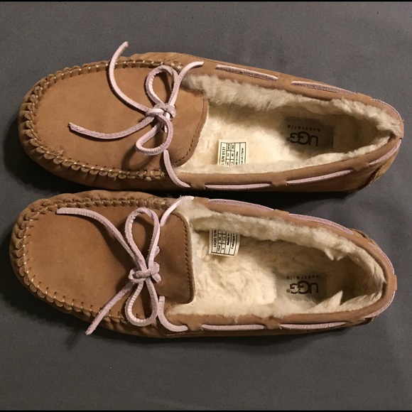 UGG Dakota Women's Twinface Slippers in Chestnut