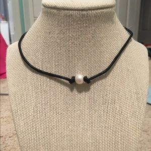 Leather pearl necklace