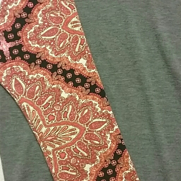 LulaRoe Randy Tee - Picture 2 of 3