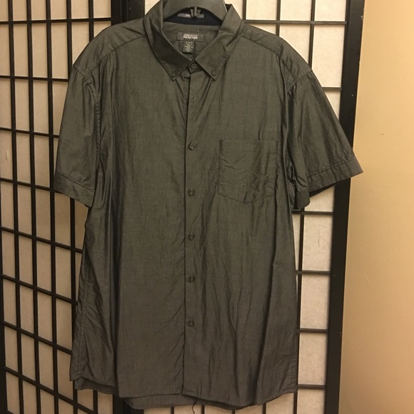 Kenneth Cole Reaction short sleeve shirt.