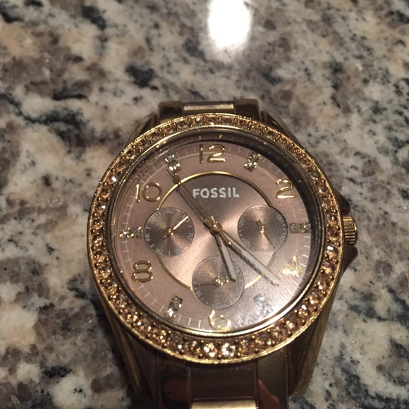 Gold fossil watch - Picture 2 of 4