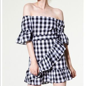Storets Bernadette Off the Shoulder Gingham dress