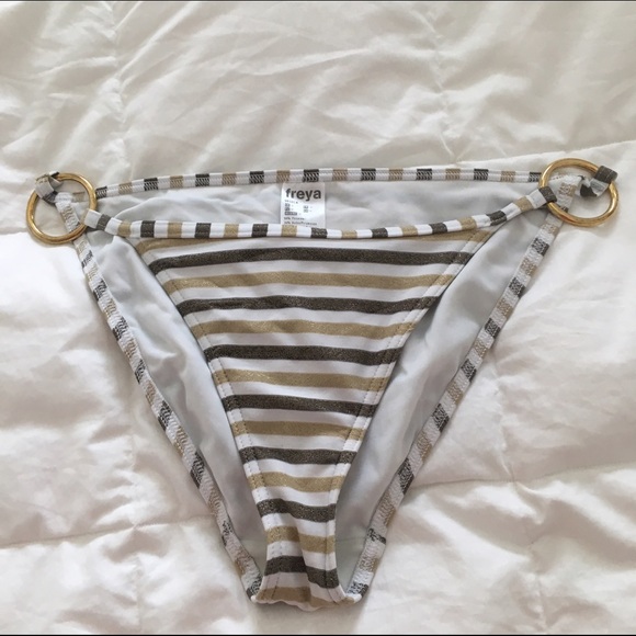 Bikini bottom size medium