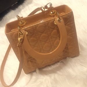Beige leather handbag (No brand)