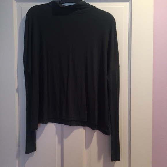 Dark green half turle neck long sleeve