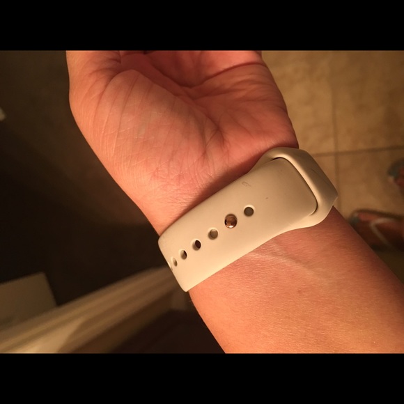 Apple Watch - Picture 3 of 3