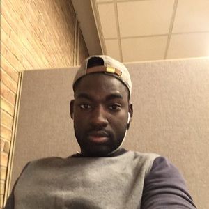 Meet your Posher, Emmanuel