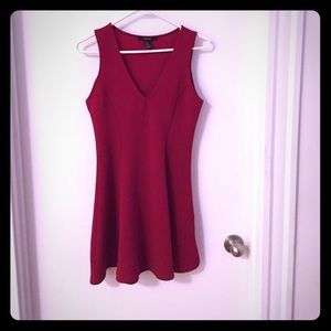 Perfect dress for the holiday season!