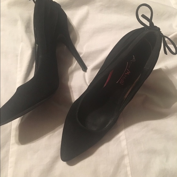 Anne Michelle suede heels