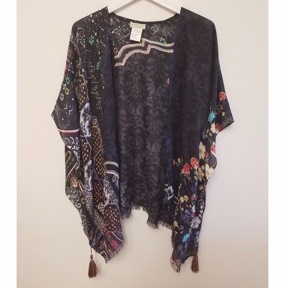 Anthropologie Sweaters - Kimono with tassels || anthropologie
