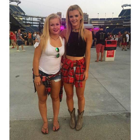 Meet your Posher, Courtney - Picture 1 of 1