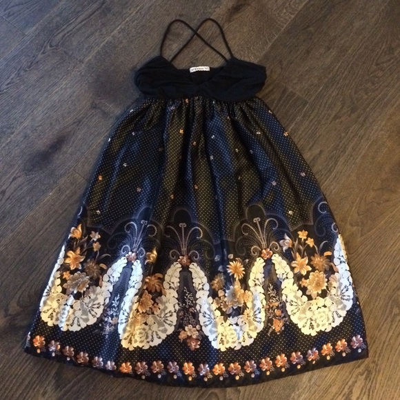 D R E S S - Picture 2 of 4