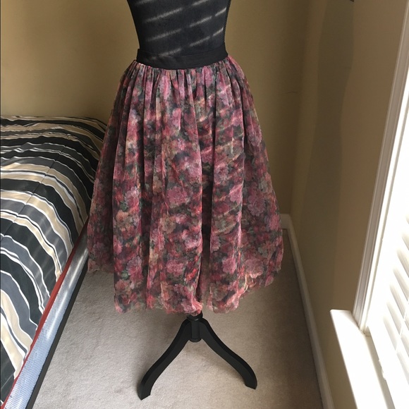 SOLD! ❤️BRAND NEW❤️ ASOS Tulle Midi Skirt