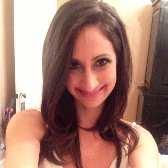 Meet your Posher, Laurie