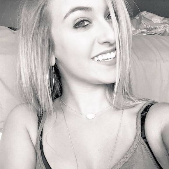 Meet your Posher, Bria