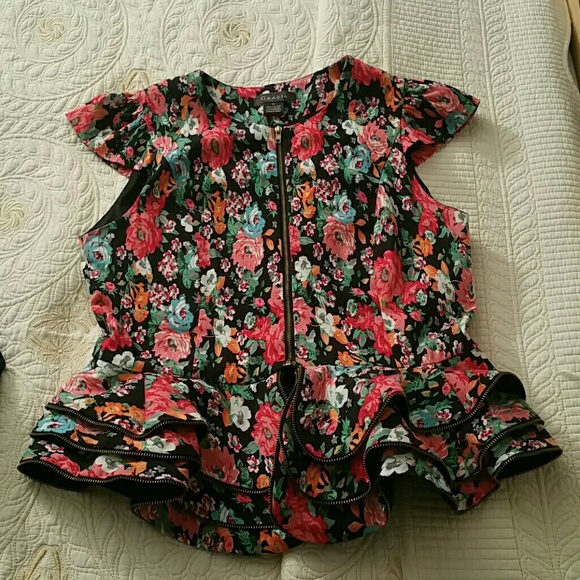 Gracia peplum top