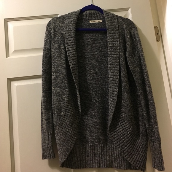 Comfy gray sweater - Picture 1 of 4