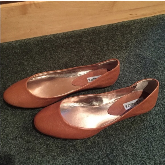 Steve Madden brown flats
