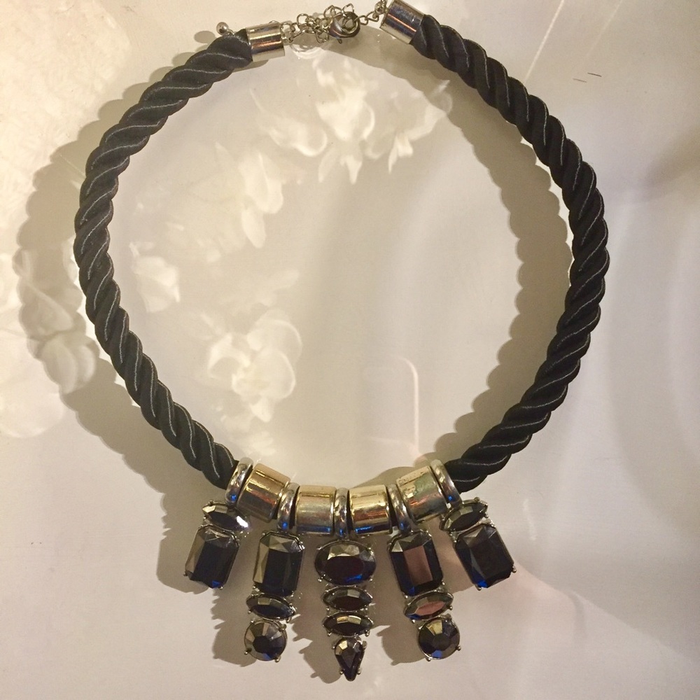 ✨black fabric statement necklace✨