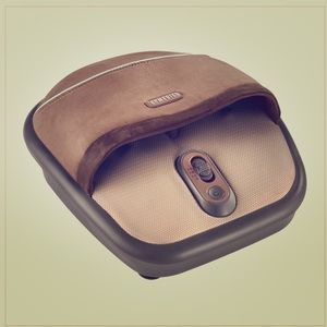 Air compression + Shiatsu foot massage with heat.