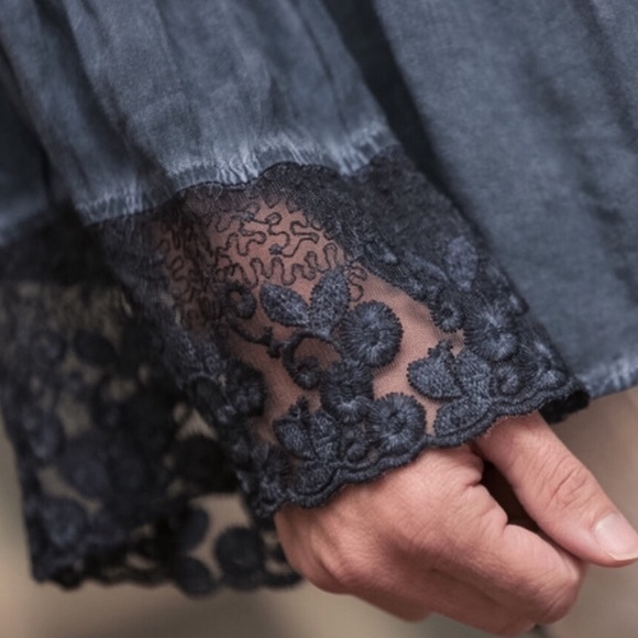 🎉 HP Style Icons🎉 💕Boho Beauty Lace Tunic💕 - Picture 2 of 4