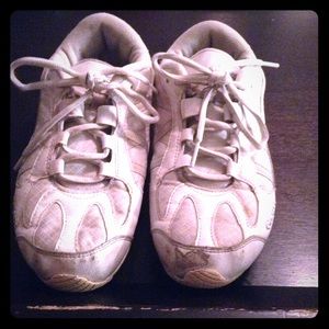 KAEPA CHEER SHOES!! SIZE 8