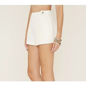 Button-strap shorts
