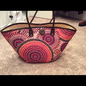 Stylish straw tote