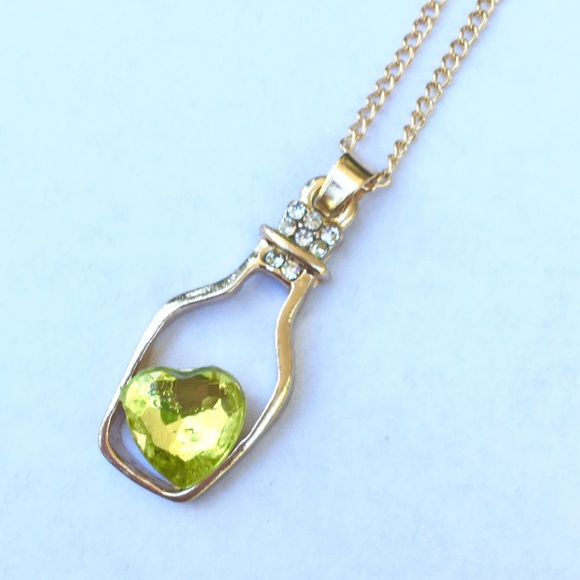 NWT! GOLD & GREEN HEART IN A BOTTLE NECKLACE - Picture 1 of 3