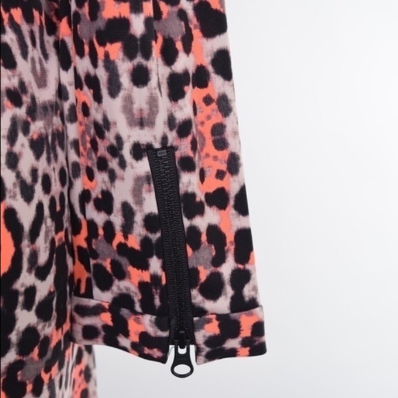 Yoana Baraschi hot pink leopard jersey wrap dress - Picture 2 of 4