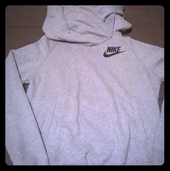 Nike Funnel Neck Sweatshirt