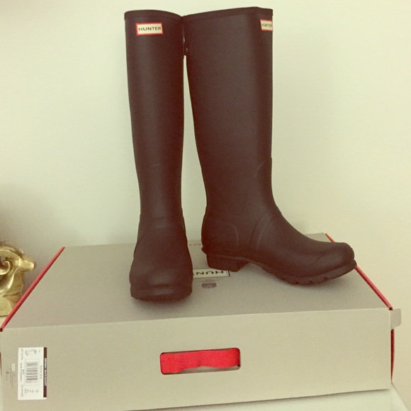 Hunter Boots - Black Size 9 - NEVER WORN!!