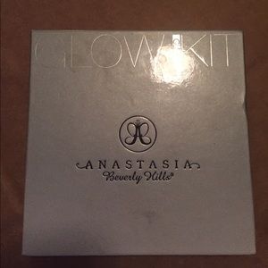 Anastasia Beverly Hills Glow Kit