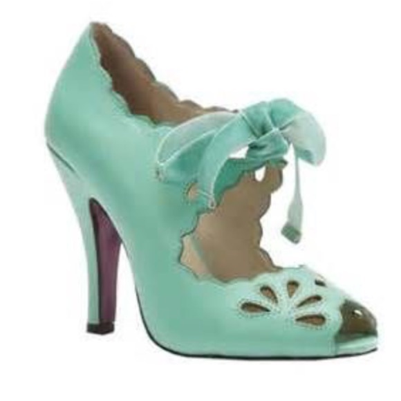 Mojo Moxy mint Mary Jane Heels